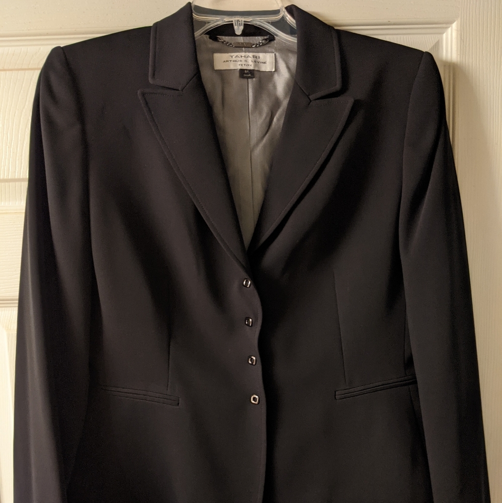 Tahari Blazer